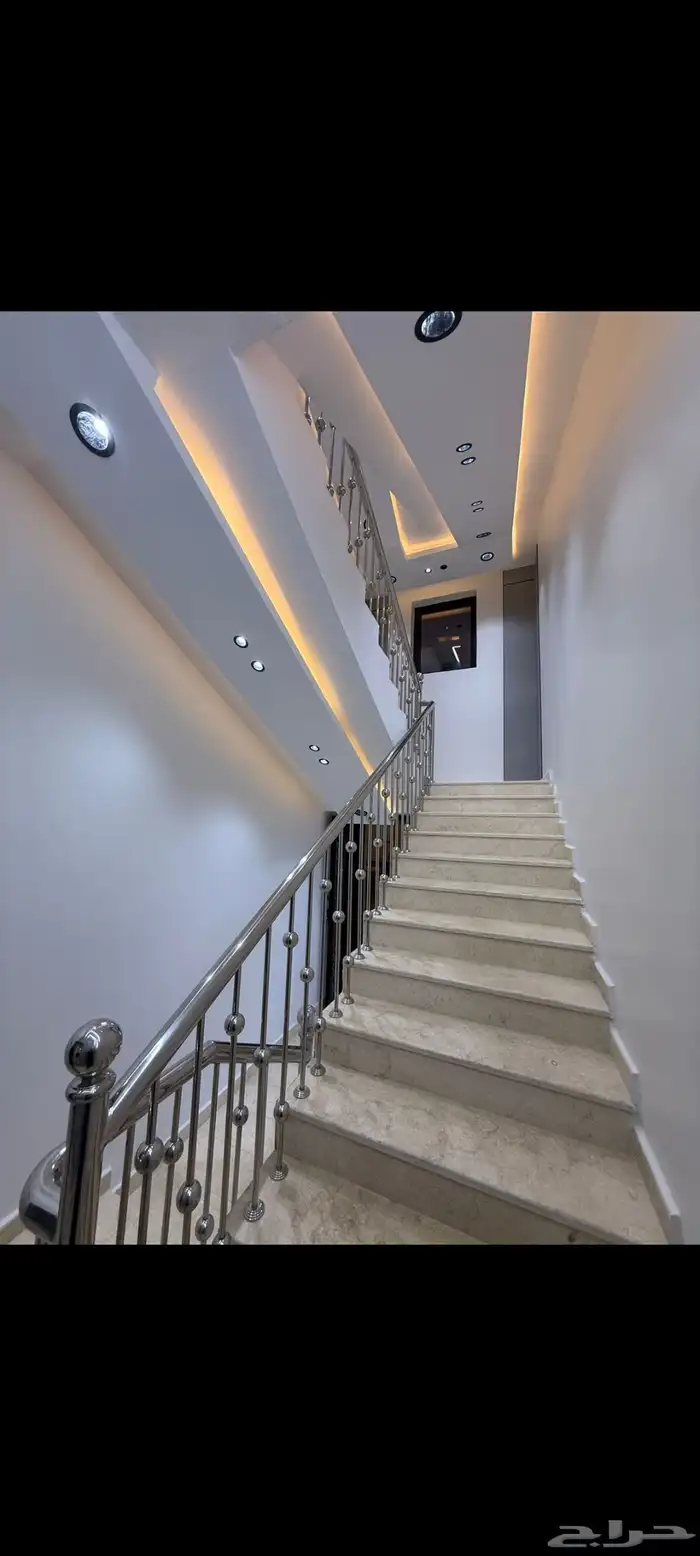 شقق أرضي وعلوي تشطيب vipتصميمات رائعه. خميس مشيط 9