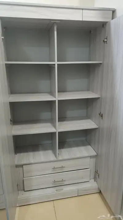 دولاب استخدام بسيط شبه الجديد 3m 2m عمق 50cm 4