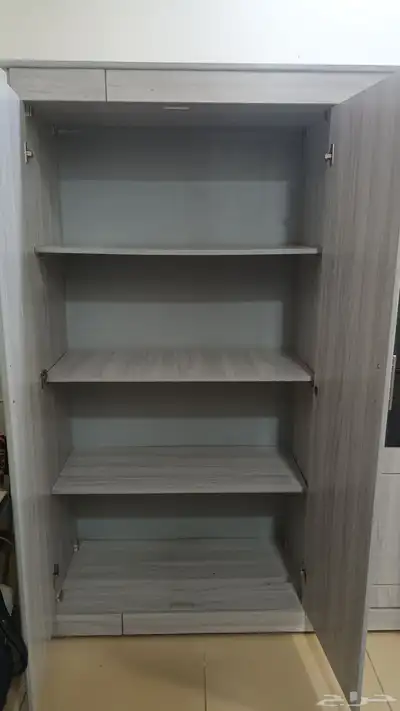 دولاب استخدام بسيط شبه الجديد 3m 2m عمق 50cm 2
