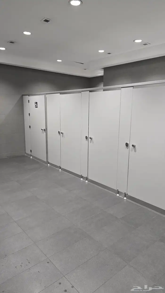 قواطع حمامات HPL ضد الماء _ جودة وضمان 1