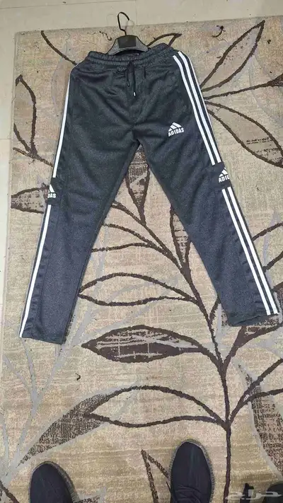 سروال رياضي مقاسات L.XL.XXL باسعار مناسبه متوفر شورت بحر 43
