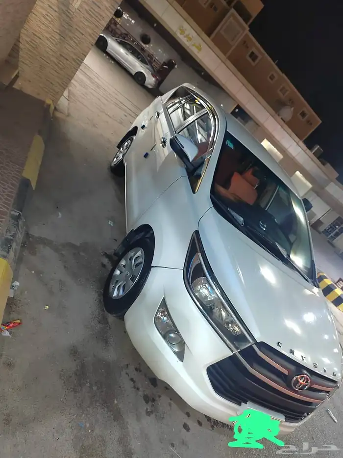 Toyota Innova Crysta model 2018 km 460 0