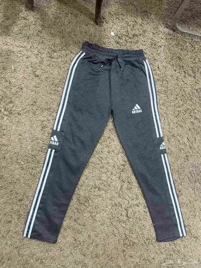 سروال رياضي مقاسات L.XL.XXL باسعار مناسبه متوفر شورت بحر 42