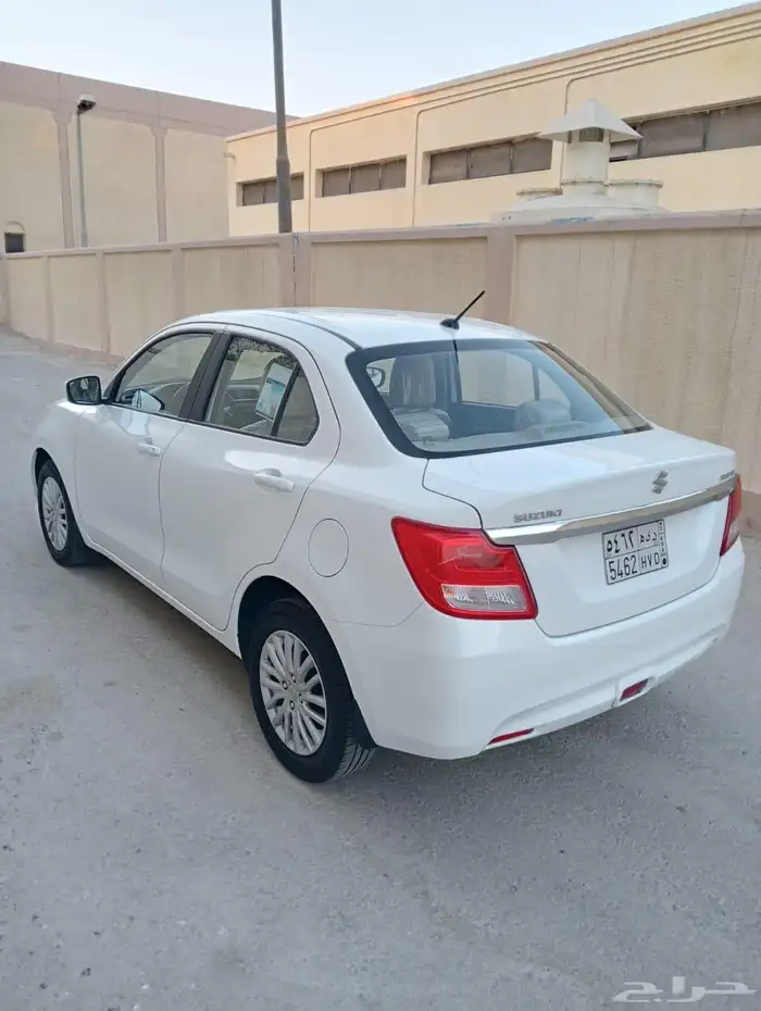 سزوكي ديزير 2022 3