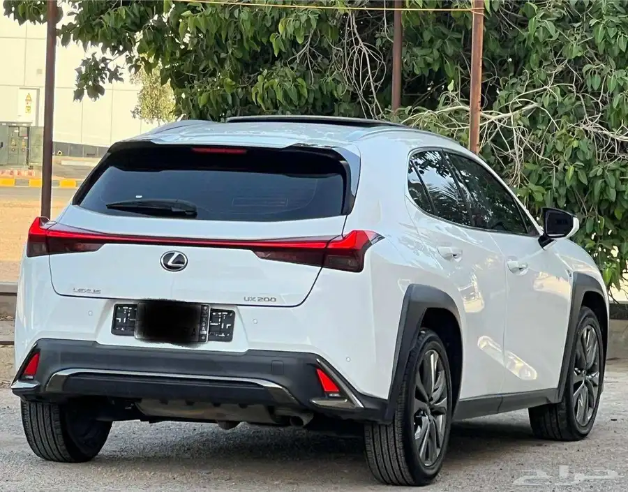 لكزس UX 2020 F SPORT index