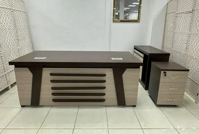 طاولات مكاتب مقاسات مختلفة باسعار الجملة 0