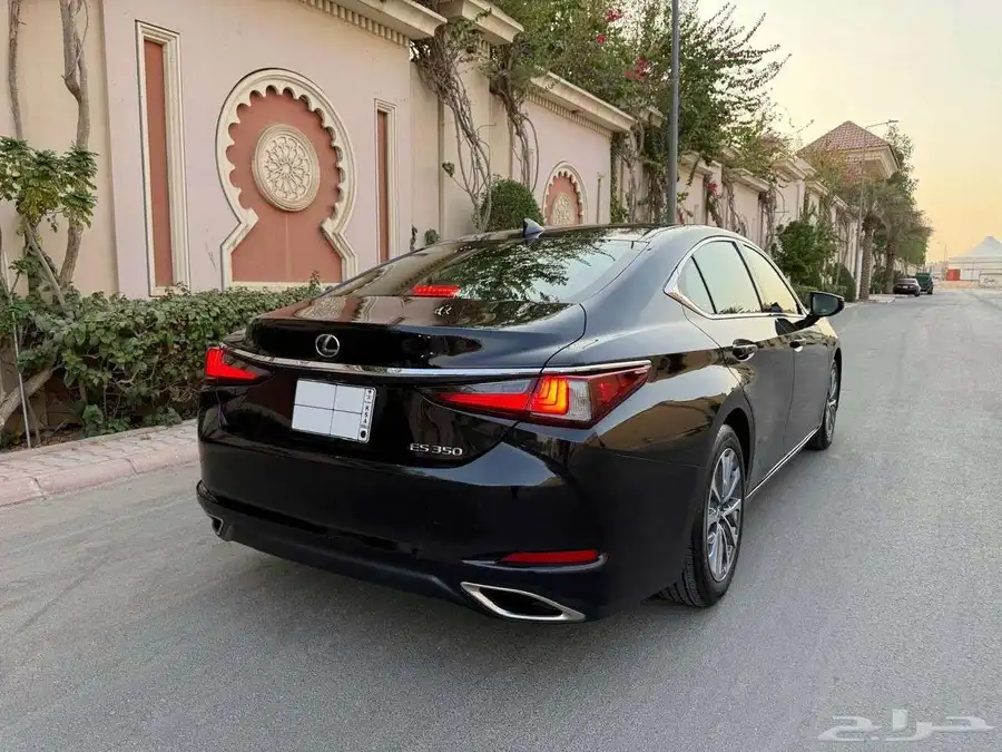 لكزس ES 350 2023 index