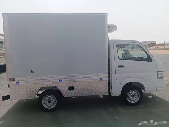 عمل عزل وتركيب صندوق لسياره وانيت 2