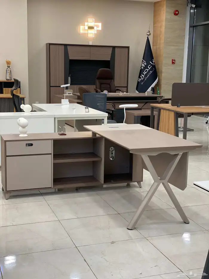 جديد اثاث مودرن مكتبي متوفر (وموجود التوصيل  والتركيب وخدم 3