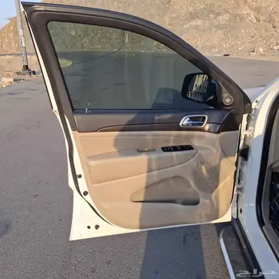 جيب جراند شيروكي 2015 24