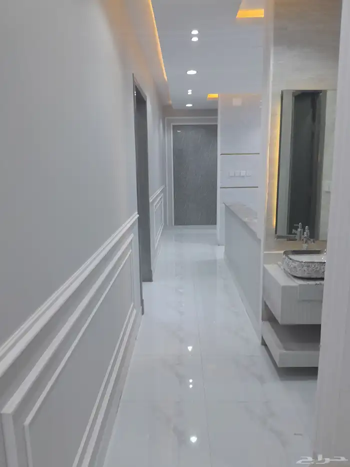 شركة تنظيف منازل شقق فلل مجالس سجاد خزانات رش مبيد عزل خزانا 3