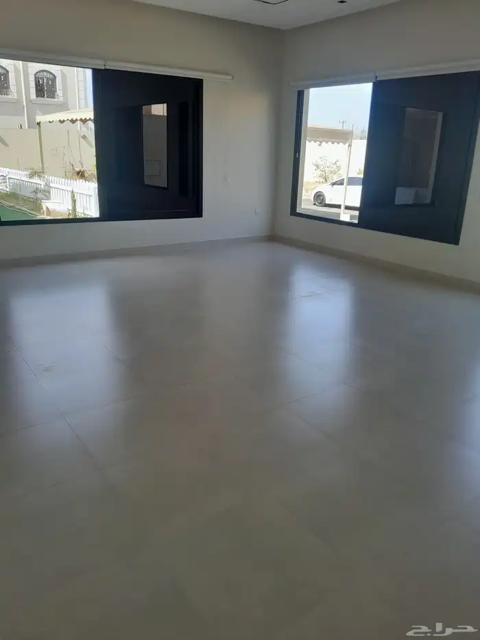 شركة تنظيف منازل شقق فلل مجالس سجاد خزانات رش مبيد عزل خزانا 5