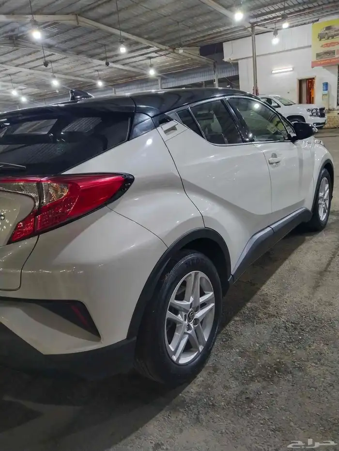 TOYOTA -CHR 2020 HYBRID 3