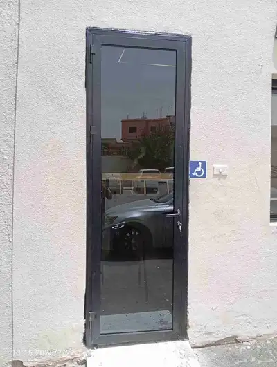 معلم للزجاج السكريت والالمنيوم ابواب شبابيك شتر استركشر 0