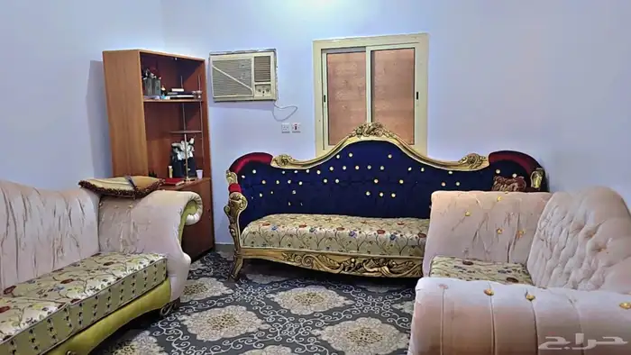 عفش للبيع الكل 800ريال ثلاثه موكيت وكنب ومكنسة وعصارة 3