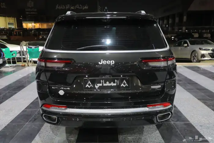جراند شيروكي ساميت موديل 2022 فل كامل 8