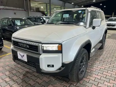 تويوتا برادو TLX2بنزين 2025 1