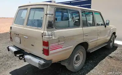لاندكروزر 1989 صالون 1