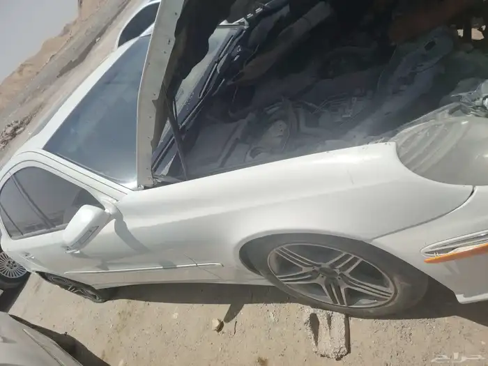 يوجد لدينا قطع غيار مرسيدس جميع انوعها 4