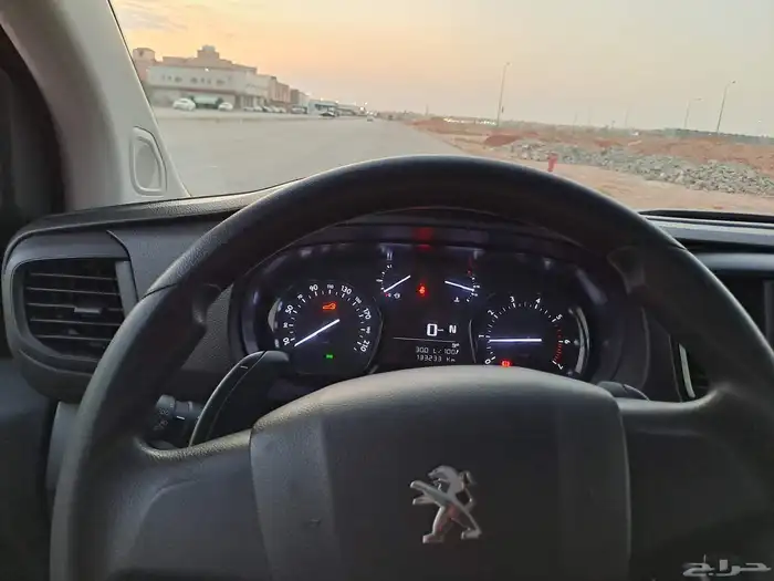 باص بيجوا اكسبرت الموديل 2023 14