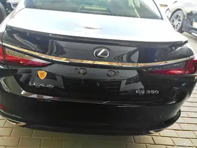 سياره ليكزيس ESموديل 2025 .فئه CC 13