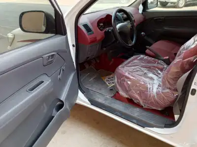 تويوتا هايلوكس 2014 غمارة GL بنزين سعودي بحالة ممتازة 14