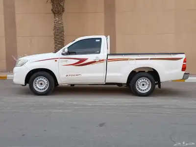 تويوتا هايلوكس 2014 غمارة GL بنزين سعودي بحالة ممتازة 5
