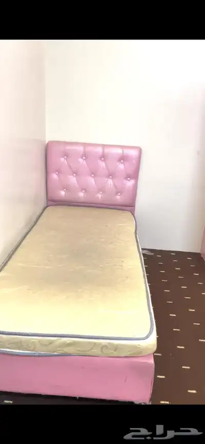 للبيع كنب وسرير 1