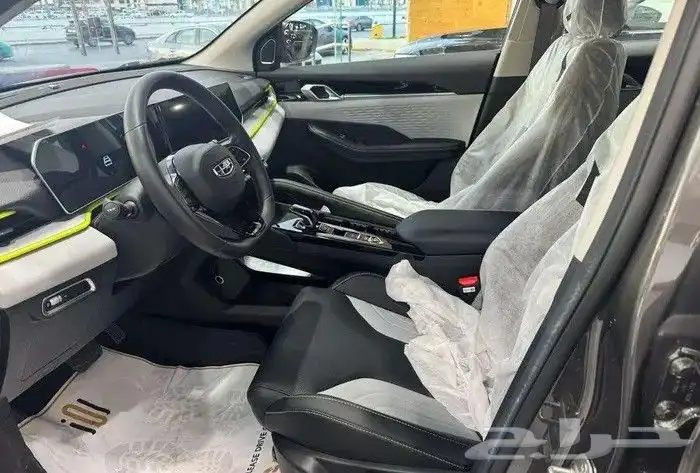 جيلي كولراي استندر 2025 1