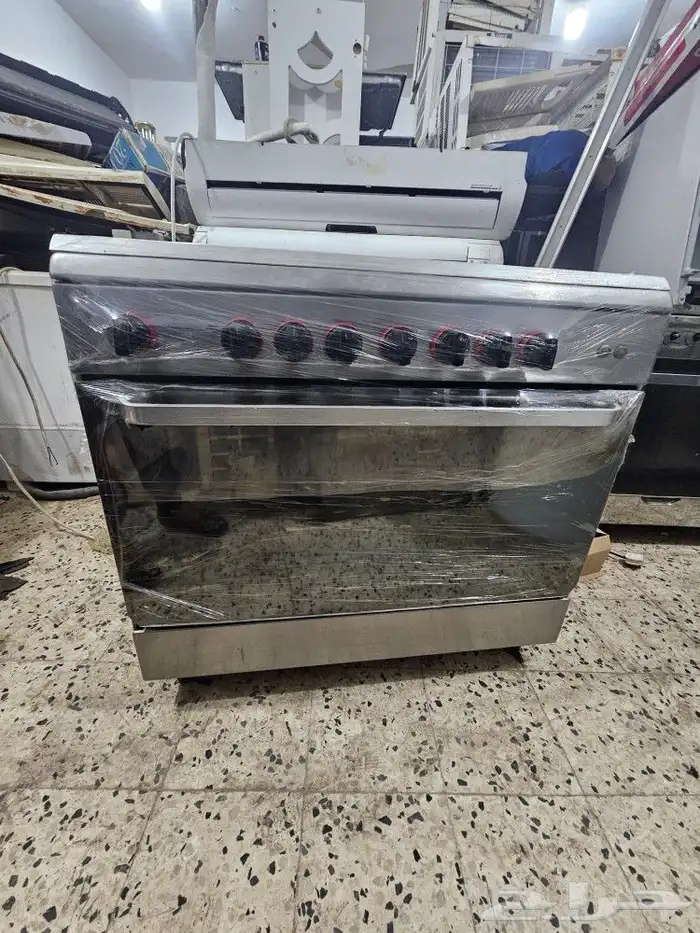 فرن للبيع نضيف جدا 5عيون السوم وصل 450 والبيع قريب 0
