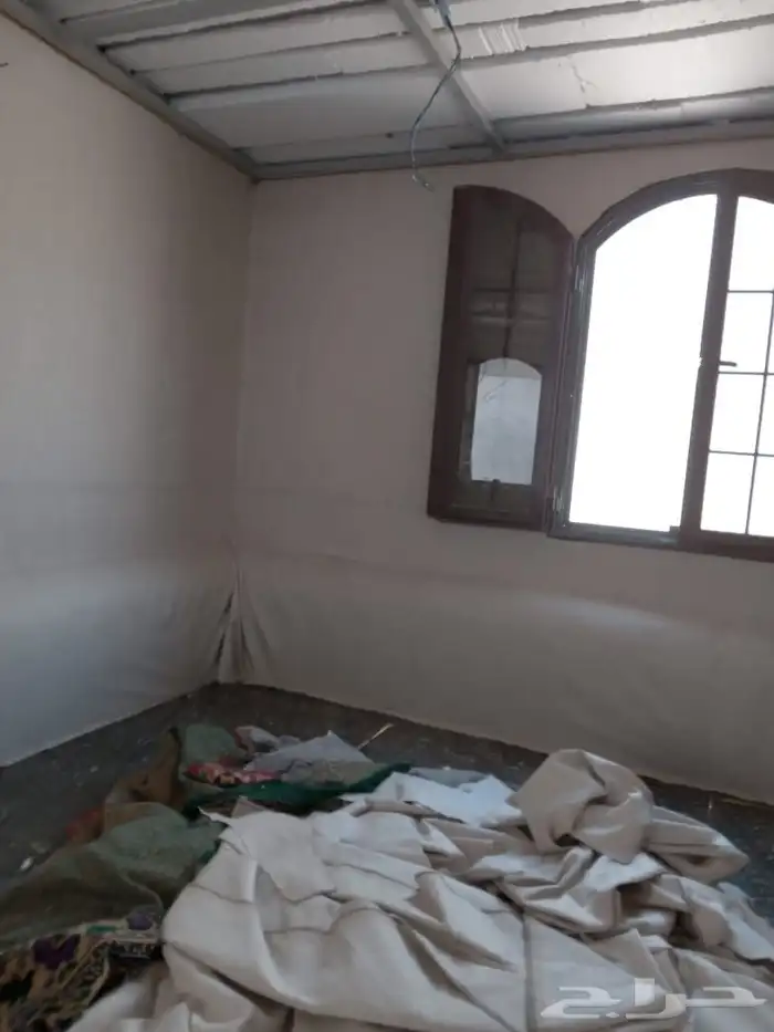 للبيع معدات مقاولات خرسانيه وسكن للمهندسين 12