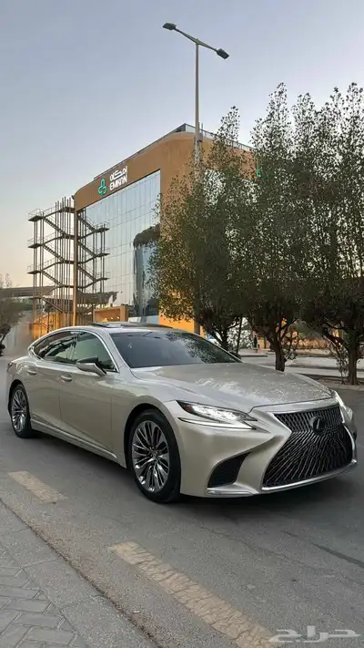 لكزس LS500h 2018 هايبرد 1