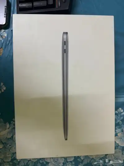 ماك بوك اير M1 مساحة 512GB مع كرتونه 8