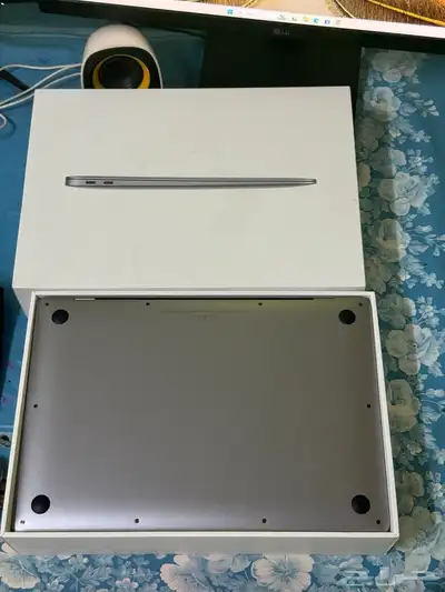 ماك بوك اير M1 مساحة 512GB مع كرتونه 1