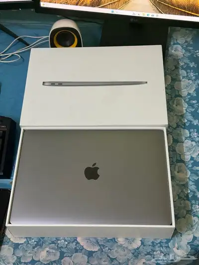 ماك بوك اير M1 مساحة 512GB مع كرتونه 2