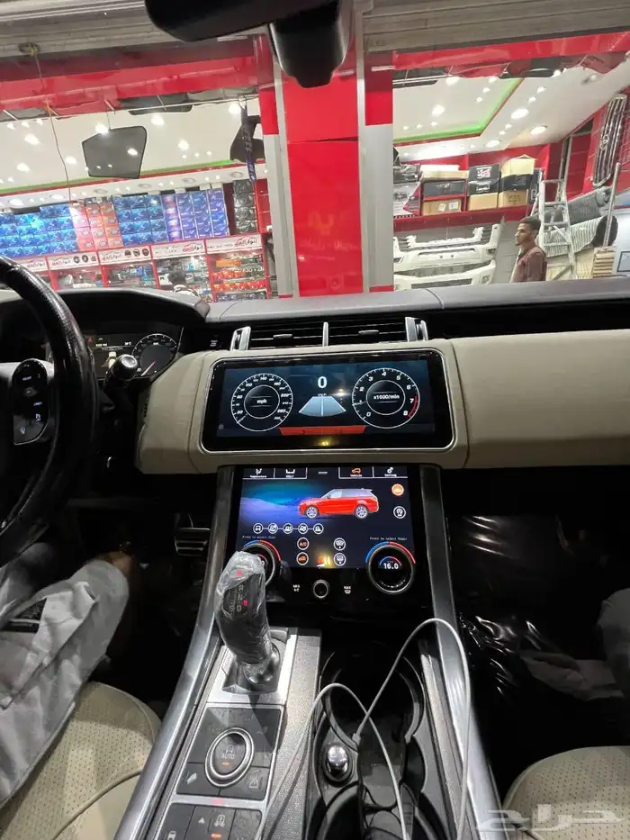 شاشه رنج روفر Range Rover شكل وكاله 2020 مع المكيف 3