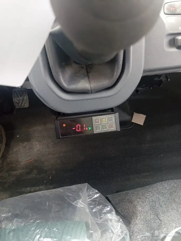 عمل عزل وتركيب صندوق لسياره وانيت 4