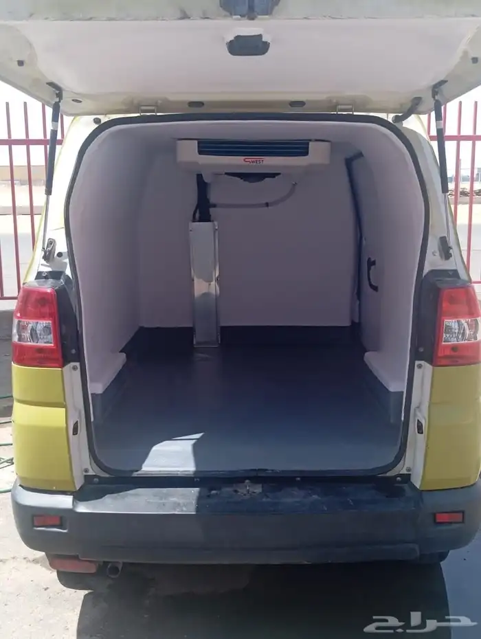 عمل عازل وتبريد لسياره دوكر صغيره 3