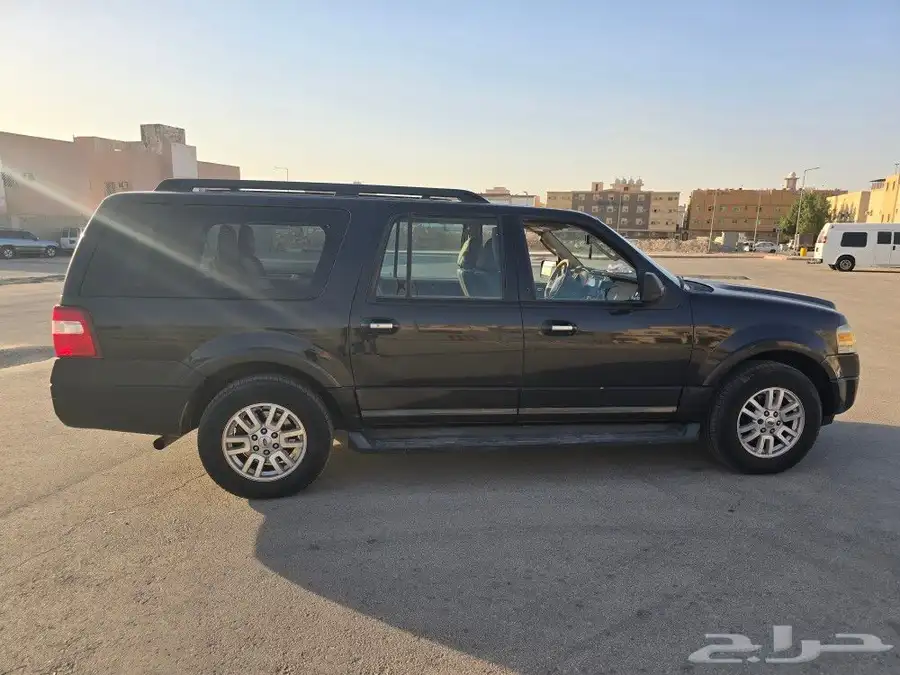 Ford Expedition EL 2010 8