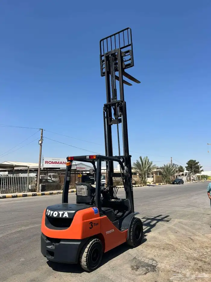 رافعات شوكيه للتاجير 4