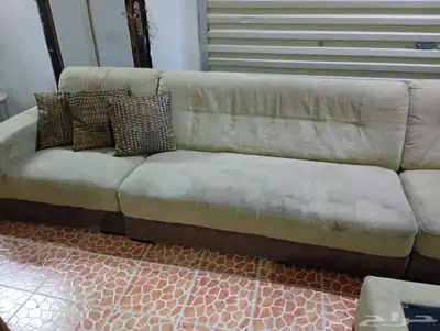 كنب ماركه من ديموس زوايه 6 قطع وكنبه واحدة مفردة وطاوله 1