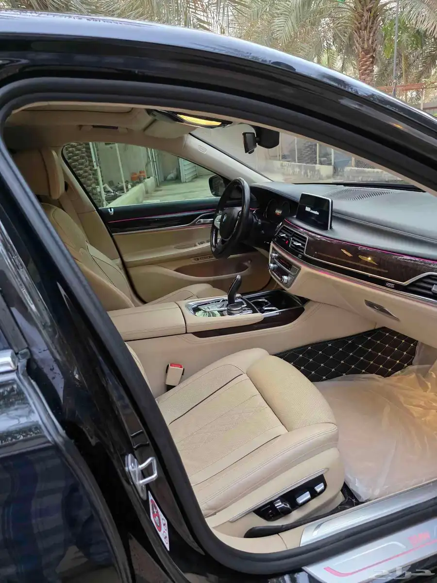 BMW 2016--740 9