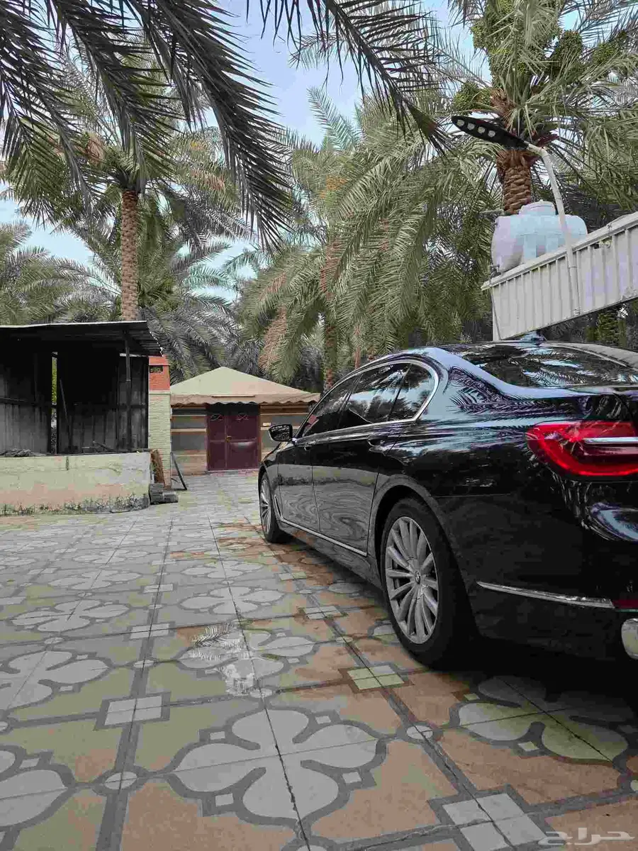 BMW 2016--740 8