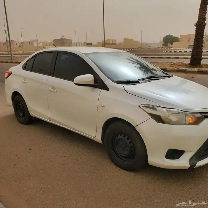 يارس 2015 مالك اول مكينة قير شرط وعلى الفحص 9