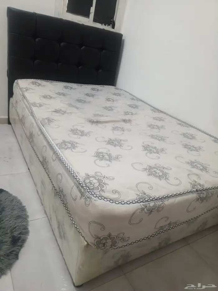 سريرين مع المراتب للبيع بحالة جيدة جدا السعر 500 فقط 0