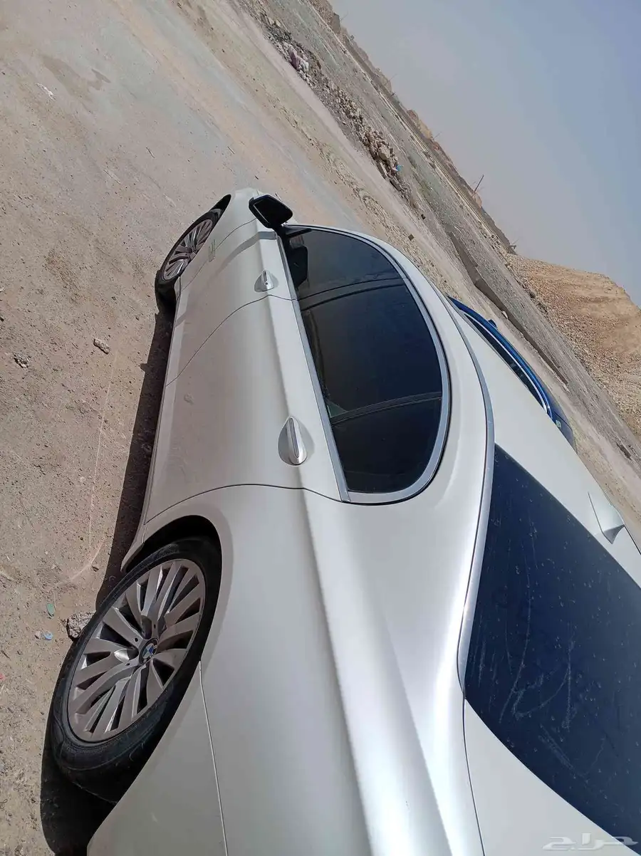 يوجد لدينا جميع انواع قطع غيار مرسيدس تشليح بي ام دبليوه 3