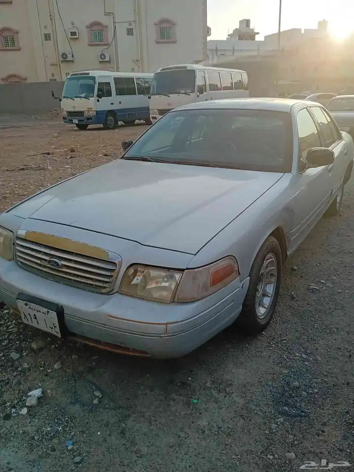 فورد فكتوريا 2001 0