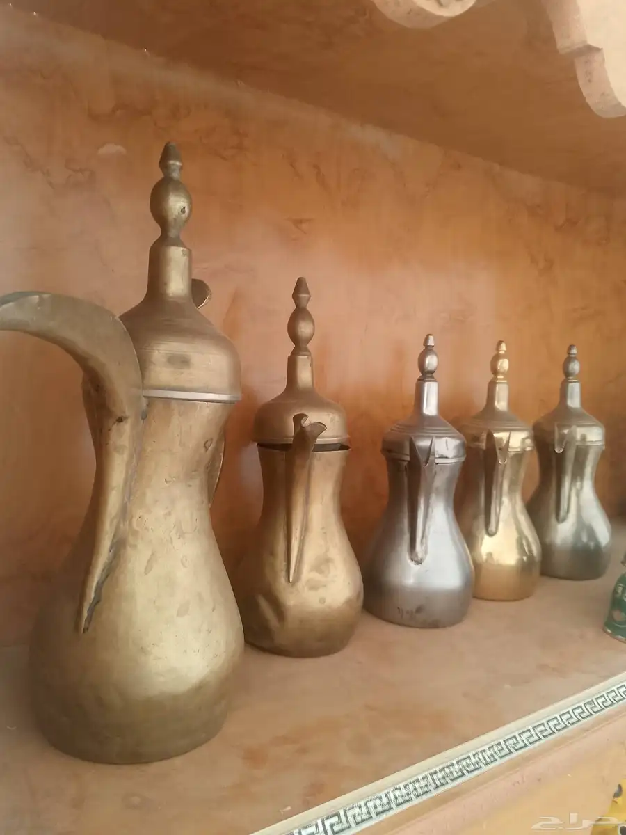 للبيع. دلآل..وجدور طبح. سوريات والسيف والرسلان العدد 4 17