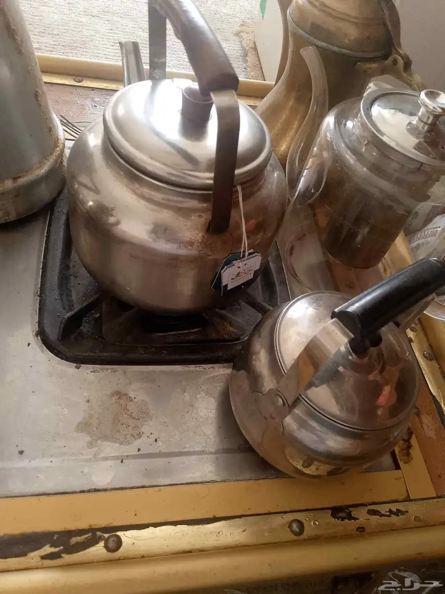 للبيع. دلآل..وجدور طبح. سوريات والسيف والرسلان العدد 4 0