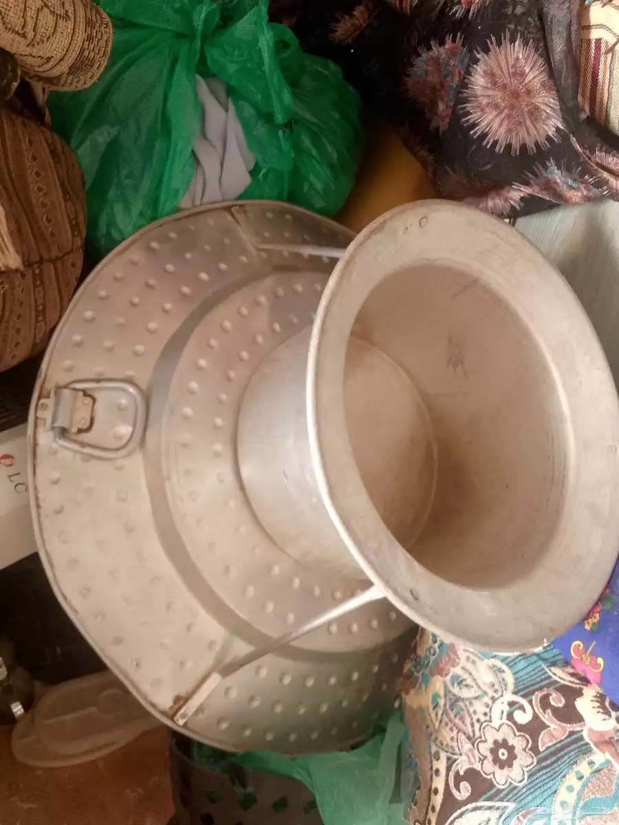 للبيع. دلآل..وجدور طبح. سوريات والسيف والرسلان العدد 4 2